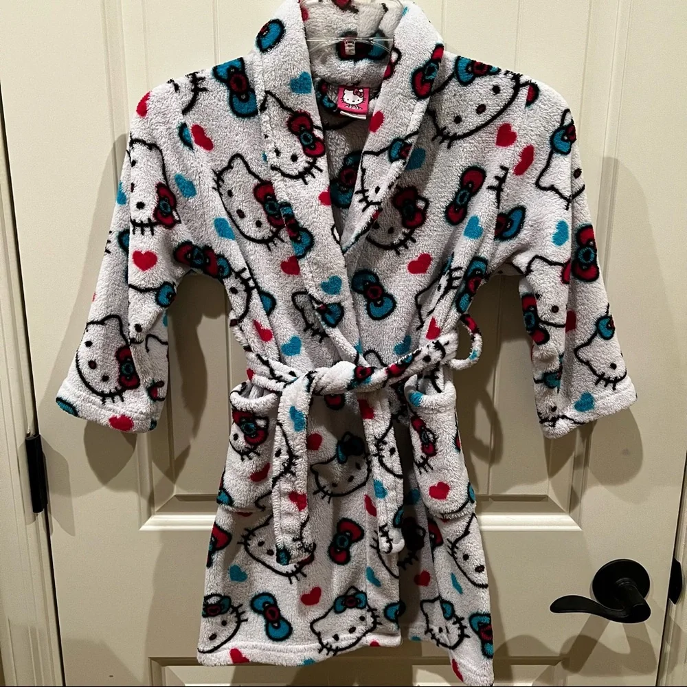 Hello Kitty White Comfy Robe - Picture 6 of 6